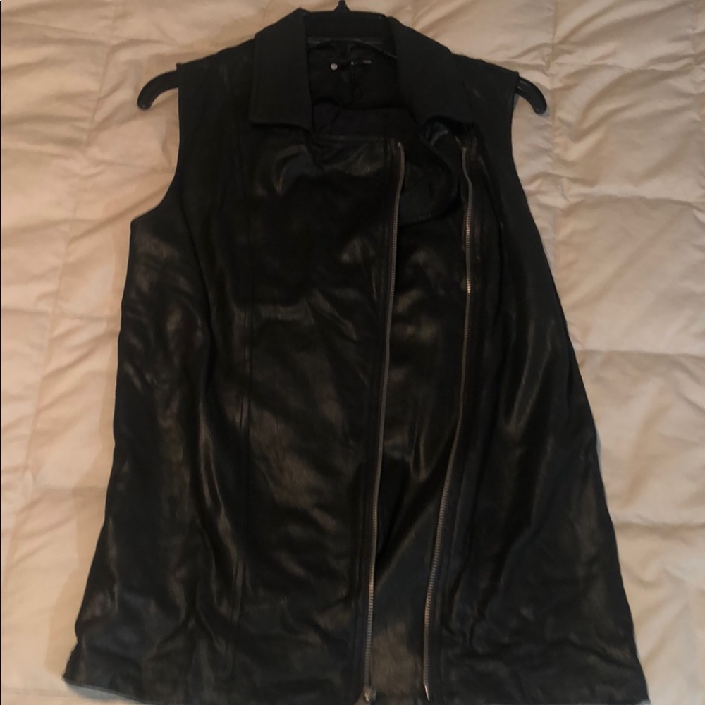 Krisa vest- sleeveless